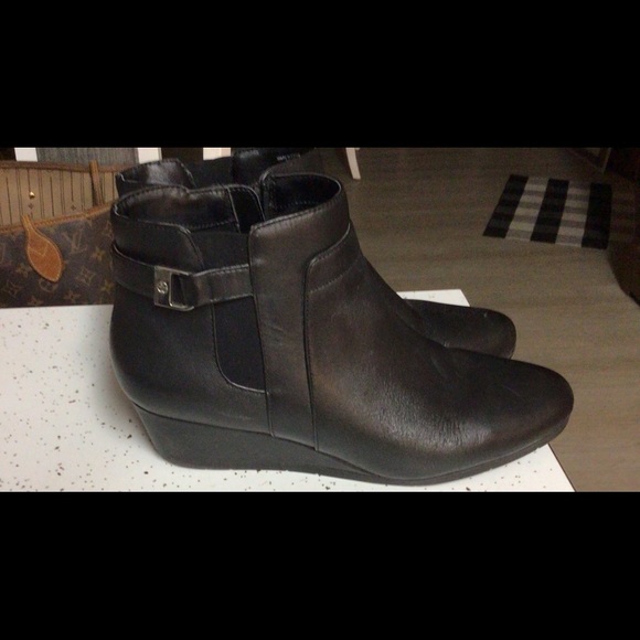 Giani Bernini Wedge Booties - Picture 2 of 4